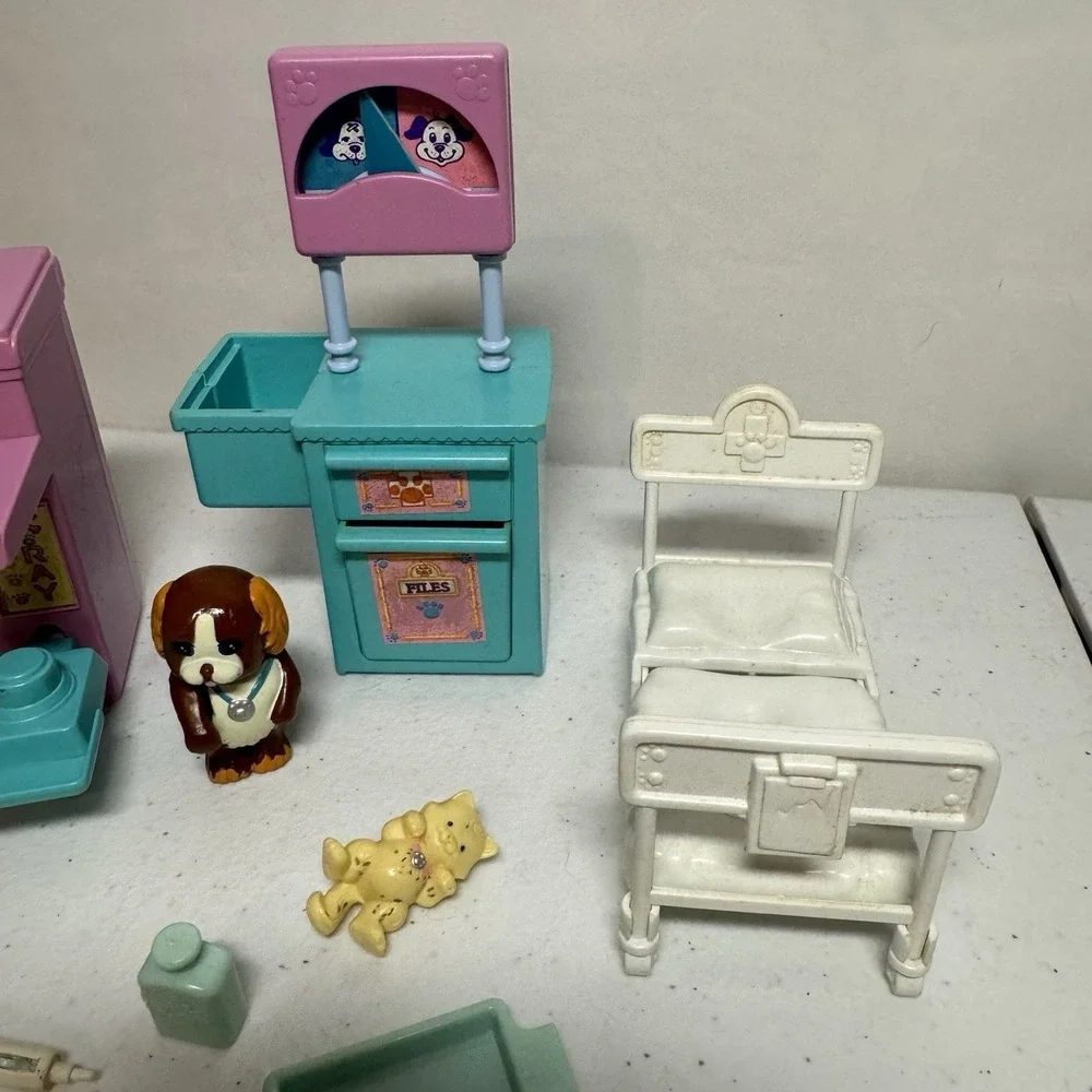 Vintage 1993 Kenner Littlest Pet Shop‎ Care Center Vet Hospital LPS VTG Set Lot